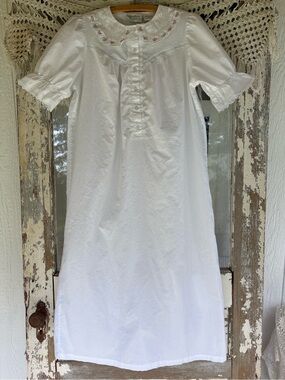 Vintage White Cotton Nightgown with Lace insert Floral Embroidery